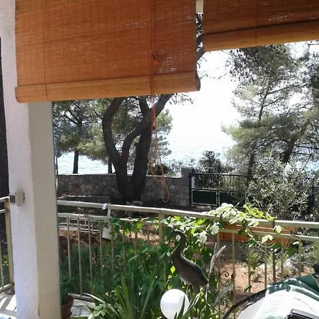 Holiday Home Angie Maslinica